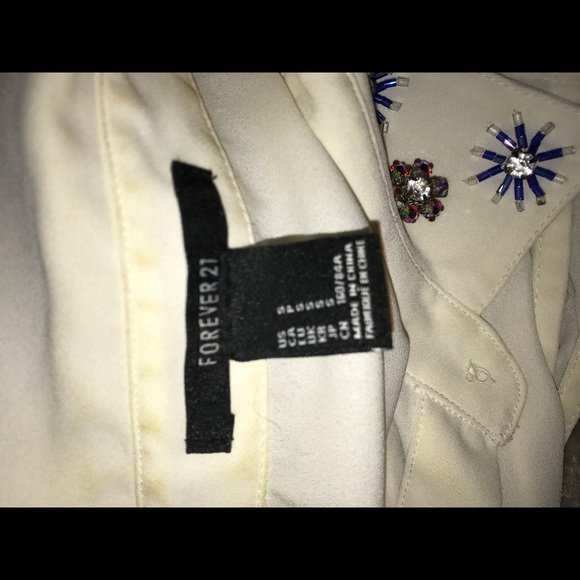 Beautiful beaded collar button-down top! - Picture 3 of 4